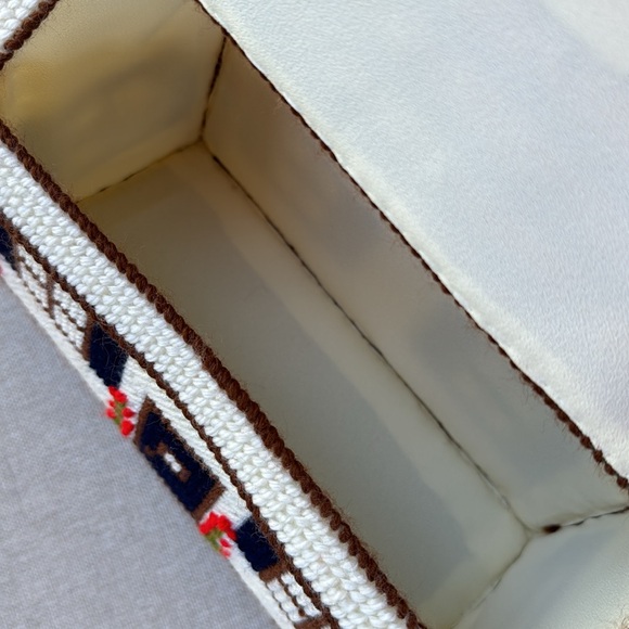 Needlepoint Kit Vintage Bag-Arm Carry Style-Cottage Core Mini House - Picture 11 of 16